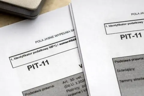 PIT-11 dla pracownika: termin, jak dostać i co gdy się spóźnią
