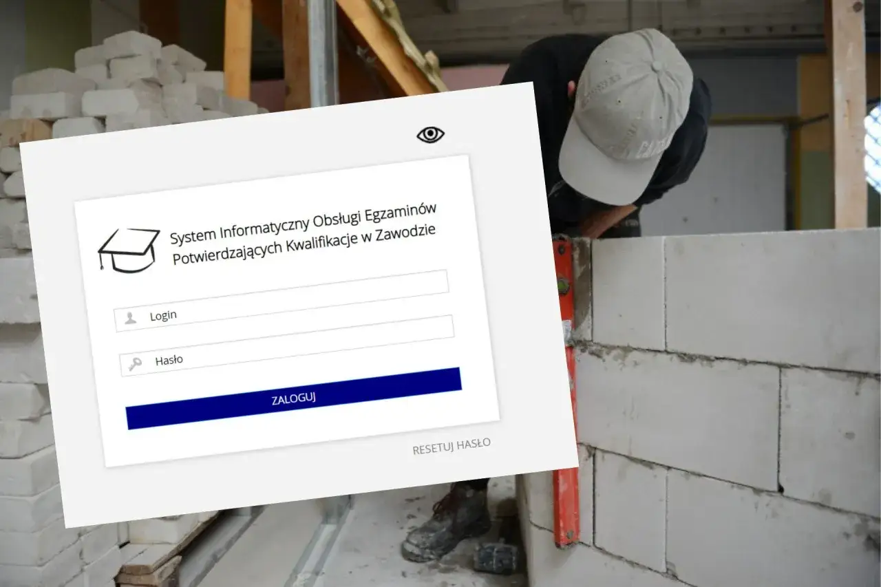 Czekam na wyniki egzaminów zawodowych, logując się do systemu. Budowlaniec w tle kończy murować ścianę.