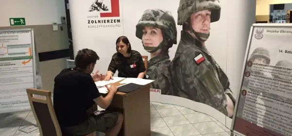 Rozmowa o pracy w WKU, zarobki i służbie. Rekrutacja do wojska.
